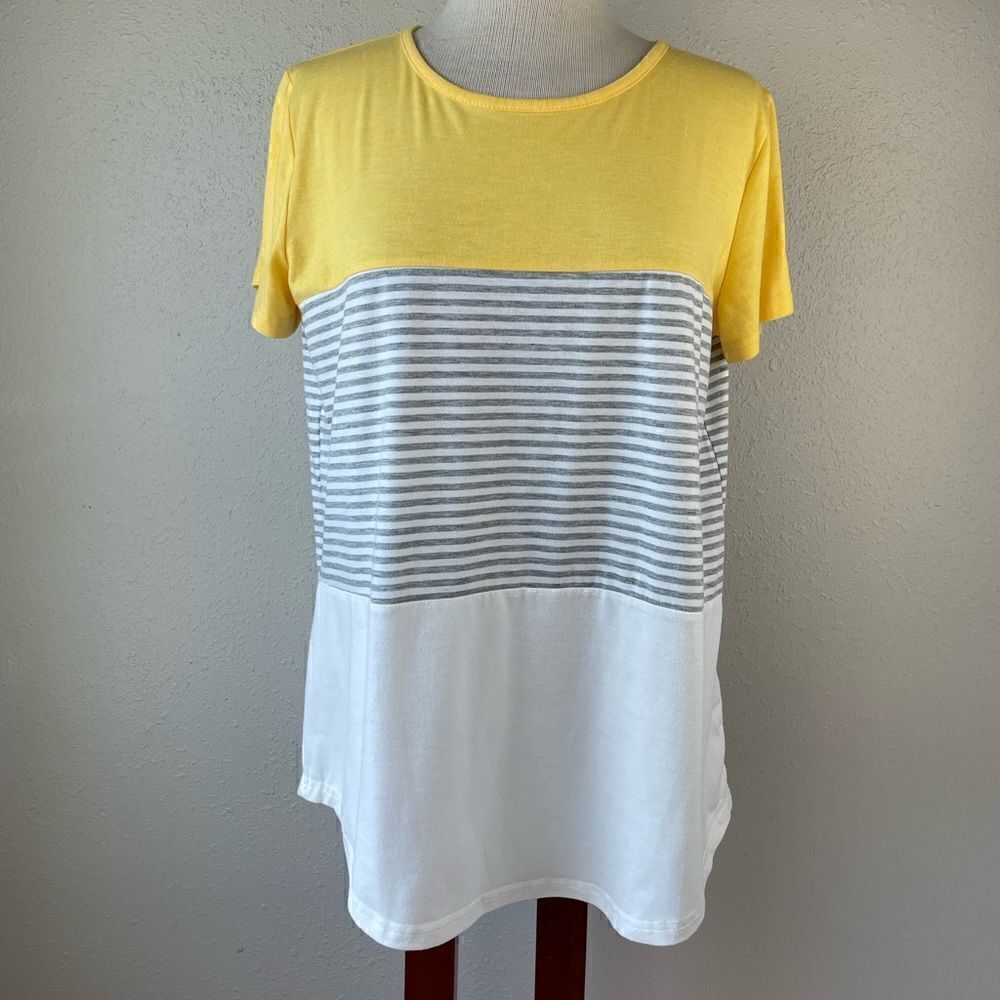 Zawapemia Short Sleeve T-Shirt Size L